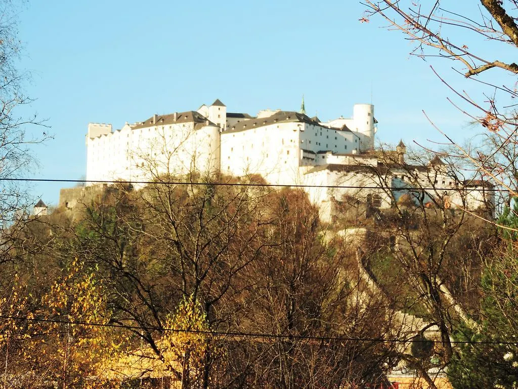 بيت ضيافة سالزبورغ Pension Am Eschenbach