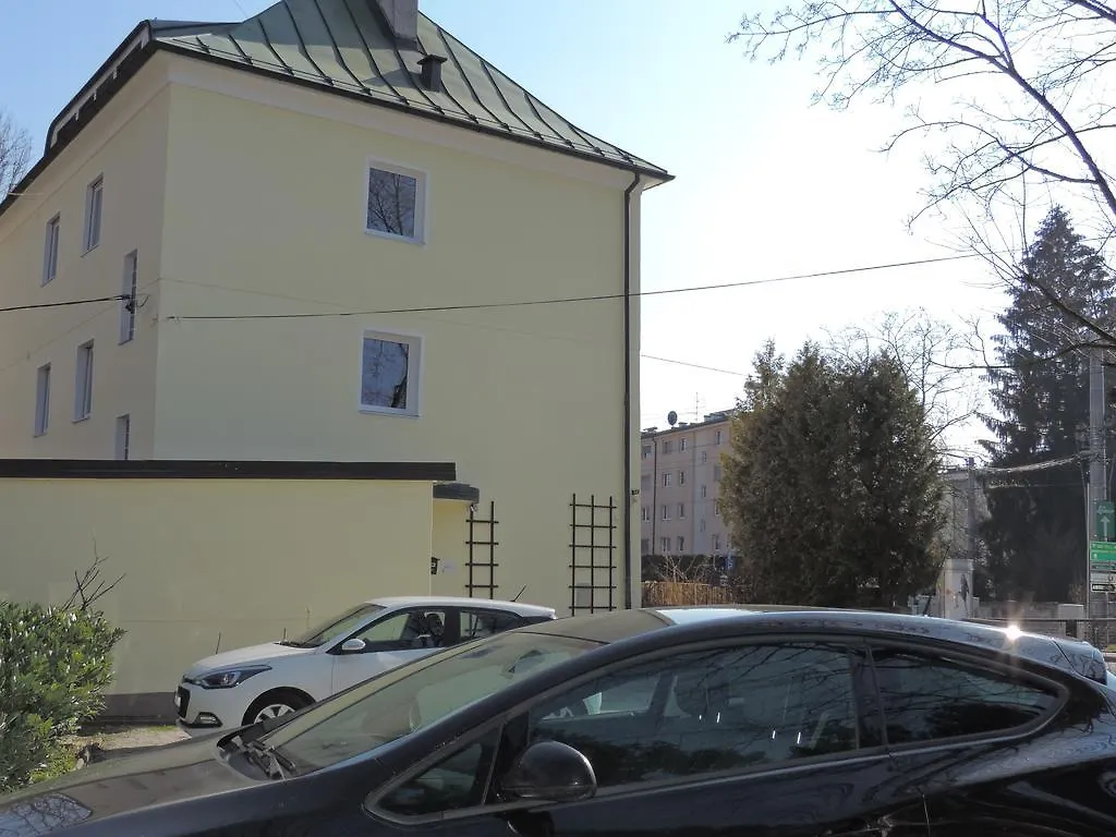 Pension Am Eschenbach Salzburg